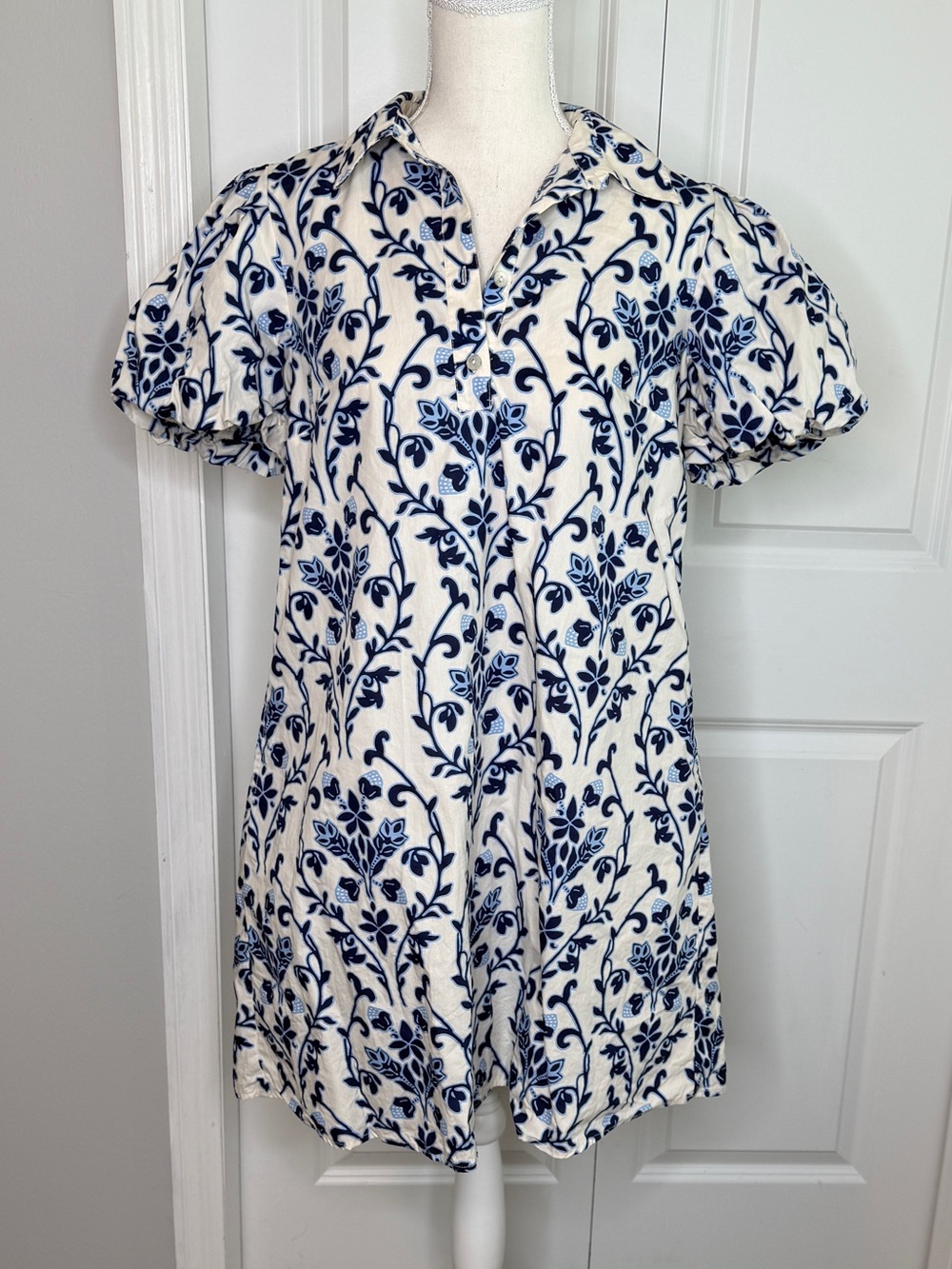 1. State White Blue Floral Damask Short Swing  Dress Small Puff Short Sleeves